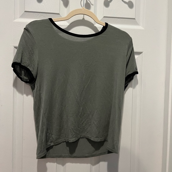 Level Up Olive Green Crop Top Size Medium - Picture 1 of 3